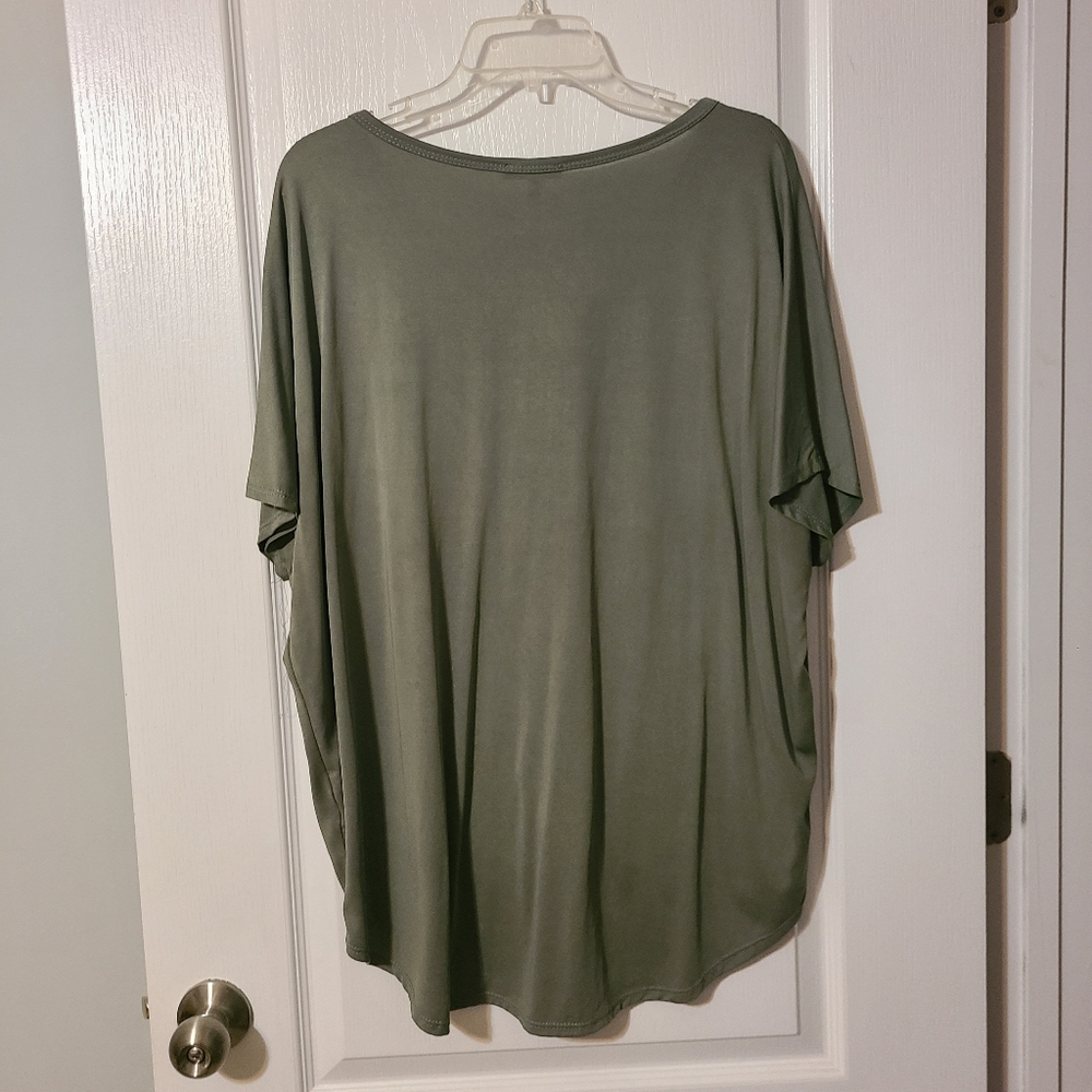 Button down tee with tie - Picture 4 of 4